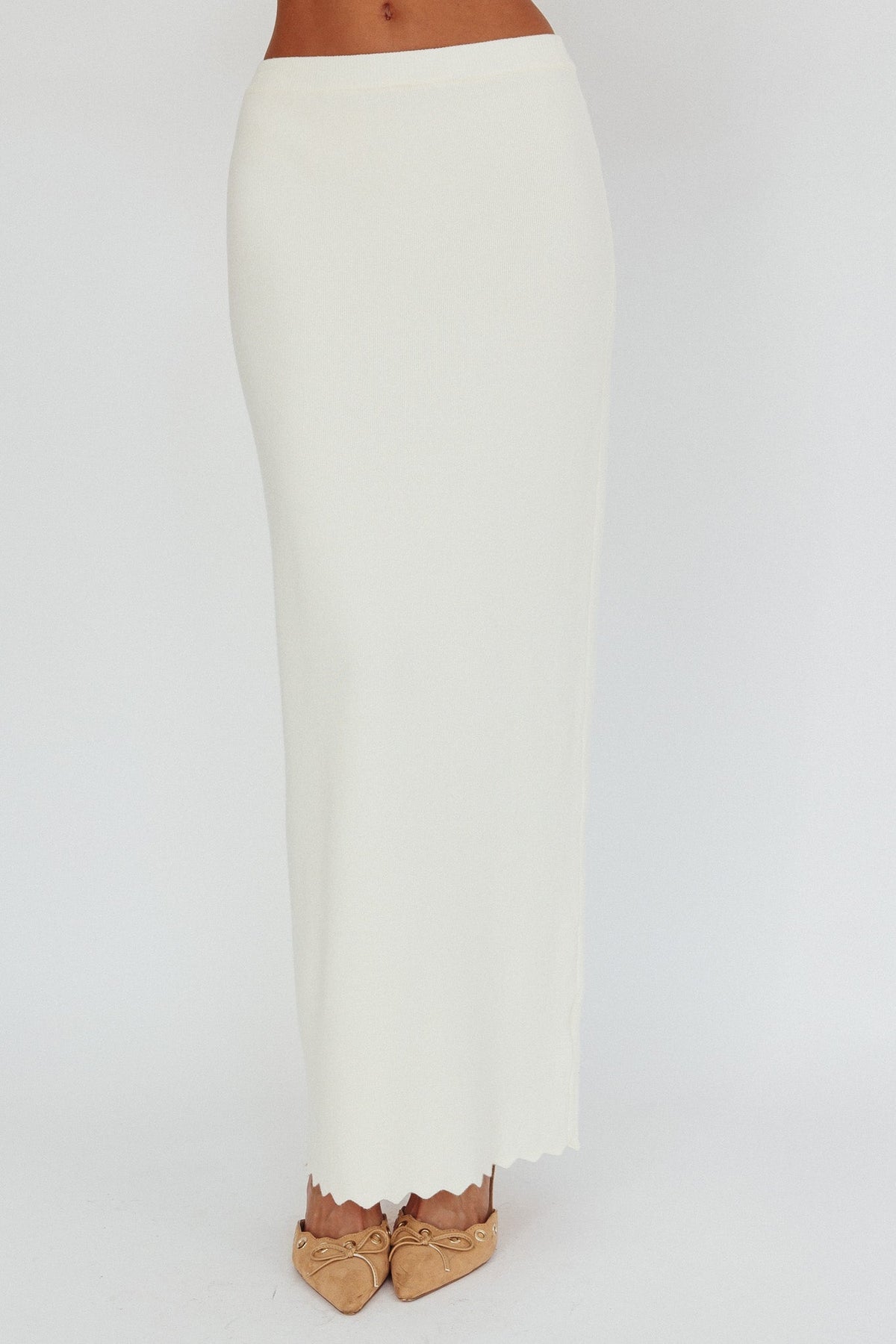 Don't Mind Scallop Edge Knit Skirt Cream